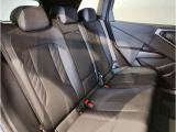 BMWの大きなシートは疲れにくく、搭乗者を包み込んでくれる安心感が御座います。