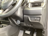 左側に高速で便利なETCがあり、横滑りを防ぐVSAなどのスイッチは、運転席の右側、手の届きやすい位置にあります。
