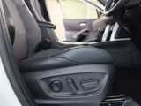 パワーシート搭載。微妙な調整が手軽にでき、ピッタリなポジションで運転することが可能です。