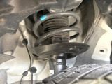 お車を安心してお乗りいただく為には、足回りの定期点検が欠かせません。サービスサポート(有償保証)では無料点検もご提供しており、安心のカーライフをお過ごしいただけるサポート体制が整っています。