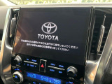 【10.5インチナビ】高級感とインパクトのある大画面ナビを装備。各種オーディオ操作はもちろん、スマホ連携もできる利便性の高いナビです♪