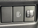 【パワースライドドア】スマートキーや運転席のスイッチでスライドドアの開閉が可能♪電動だから力を入れてドアを開ける必要が無く、小さいお子様でも、重い荷物を持っている時もラクに開け閉めできます♪