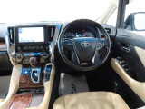 運転に集中しやすいコックピット。安全確認がしやすく、運転に集中できる構成に。最大限走りの良さを楽しむことができます。