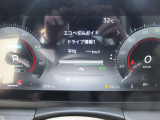 メーター内のディスプレイには運転をサポートするさまざまな情報を表示。