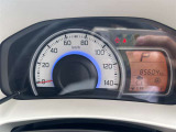 整備スタッフは国家資格を持つプロの整備士です。車検の受入/中間/完成検査と保安基準発行のすべても自社で行います。