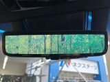 【デジタルインナーミラー】後席の大きな荷物や同乗者で後方が確認しづらい時でも安心!カメラが撮影した車両後方の映像をルームミラー内に表示。クリアな視界で状況の確認が可能です!