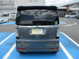 こちらはバックモニターも付いているので、駐車や細い路地の後退にも安心です!