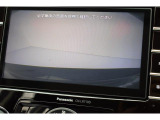 リヤカメラ付きなので、シフトレバーをリバースにすると連動してカメラ映像に切り替わります。