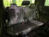 3列目シートはもちろん状態良好☆大人でもゆったりと座って頂けますので、大人数でのお出かけもラクラクです♪ご家族で、気の知れた仲間で、ドライブに行くのが楽しみですね♪