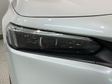 LEDヘッドライトは、点灯の瞬間から最大光量を発揮し、突然暗くなるトンネルなどでの安定感を高めます。