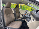 運転席シート廻りは使用感も少なく、良好な状態となっています。前オーナー様が丁寧に使っていたことがよくわかりますね。