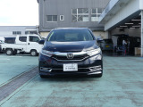 LEDヘッドライト+LEDフォグライト装着車なので、夜間走行も明るく安全な走行をサポートいたします