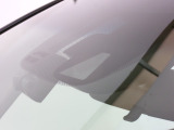 ホンダセンシング搭載。誤発進抑制機能・路外逸脱抑制機能・歩行者事故低減ステアリング・車線維持支援システム・先進車発進お知らせ機能など多彩な先進安全機能でより安全で快適なドライブを支援します。