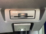 ETC2・0 ナビゲーションと連動モデル。充実したETC機能に加えて、ITSスポットとの高速、大容量、双方向の通信が可能で、次世代の運転支援サービスを受けることができます。