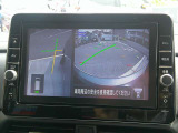 【アラウンドビューモニター】空から見下ろした映像がナビ画面にて確認可能です。駐車もラクラクですよ♪