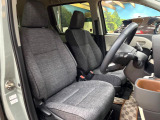 運転席シート廻りは使用感も少なく、良好な状態となっています。丁寧に使われていたことがよくわかりますね。