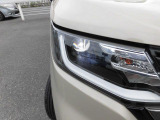 LEDヘッドライトです!暗くなった時に明るく照らしてくれるので安心して運転していただけます☆