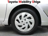シンプルなデザインの純正ホイールキャップです。落ち着いたデザインですので車体と一体感があります。