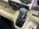発進時から滑らかに加速する無段階変速のCVTはストップ&ゴーの多い街の中も快適です