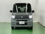 LEDヘッドライトを装備しています。LEDヘッドライトはとても明るく、雨の日や夜間走行も安全・安心です。オートライトコントロール付きで周囲の明るさに応じて自動で点灯・消灯します