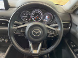 【純正革巻きステアリング】上質な革を使用することで、手にしっかり馴染みとても運転しやすいハンドルです♪