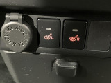 【シートヒーター(運転席・助手席)】寒さが厳しい朝も身体を直接温めることができ、快適に運転できます♪