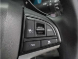 ◆アダプティブクルーズコントロール◆予め設定した車速内でクルマが自動的に加減速。前走車との適切な車間距離を維持しながら追従走行します。【LKAS】車線維持支援システムでステアリング操作を支援。