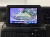 バックモニター付きで、車庫入れやバック時の後方確認をサポート。