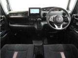 ◆視界広々で非常に運転しやすくロングドライブでも疲れを感じさせないすっきりとまとまったインパネ周りです。