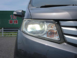 夜間走行時にはキセノンヘットライトで明るく夜道を照らしてくれます!!