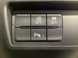 クラスタースイッチ部分にはパーキングセンサーON/OFF、DSC(横滑り防止装置)、車線逸脱警報のスイッチを集中配置します。