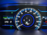 視認性に優れたメーターを採用しており、走行中でも車速や情報が分かりやすく表示されます。運転時の視線移動をむりのない範囲に抑え、快適で安心感のあるドライブをサポートします。