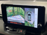 【パノラミックビューモニター】専用のカメラにより、上から見下ろしたような視点で360度クルマの周囲を確認することができます☆死角部分も確認しやすく、狭い場所での切り返しや駐車もスムーズに行えます。