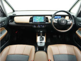 ◆視界広々で非常に運転しやすくロングドライブでも疲れを感じさせないすっきりとまとまったインパネ周りです。