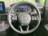 【純正革巻きステアリング】上質な革を使用することで、手にしっかり馴染みとても運転しやすいハンドルです♪