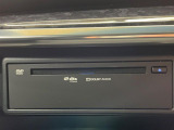 【CD/DVDデッキ】オプションのCD/DVDデッキを搭載。ディスプレイオーディオでエンタメをお楽しみいただけます。