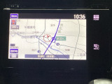 ナビゲーションはフルセグTV対応の純正メモリーナビを搭載しています。Bluetoothオーディオ機能がありますので、スマートフォンなどの音楽も再生できます。
