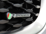 【R-DYNAMIC】 専用インテリア・エクステリアのスポーツモデル。充実した装備とスポーティなスタイルがジャガーの走りを彷彿とさせます。