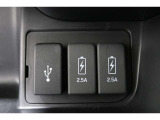 スマートフォンなどの音楽再生が可能なUSB接続ジャック装備車両です♪♪♪