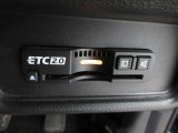 ETC付。高速道路の料金所はキャッシュレスで通過です。サービスエリア等にあるスマートインターの出入りも利用可能でとっても便利。ご納車後すぐにお使い頂けるようセットアップしてのお渡しとなります。