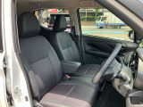 運転席シートは高さも調整出来、体型に関係なく運転し易いポジションに出来ます。