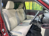 運転席シート廻りは使用感も少なく、良好な状態となっています。前オーナー様が丁寧に使っていたことがよくわかりますね。