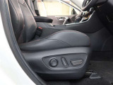 パワーシート搭載。微妙な調整が手軽にでき、ピッタリなポジションで運転することが可能です。
