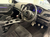 設備の整ったサービスセンターと広範囲にわたるサービスメニューほか、万が一の時の自動車保険やレッカーサービスなど、お客様のカーライフに、確かな品質と手厚いサポートでお応えいたします。
