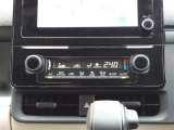 オートエアコン付きなので設定すれば自動的に過ごし易い温度に調整してくれますよ♪
