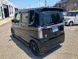 当店は仕上げ業者と提携して、車両の仕上げを行っております。磨き、ルームクリーニング、ヘッドライト磨き、を一貫して行っております。