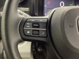 ステアリング左手側はオーディオ関連の操作スイッチです。視線を逸らすことなく運転に集中できます