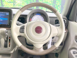 【純正革巻きステアリング】上質な革を使用することで、手にしっかり馴染みとても運転しやすいハンドルです♪