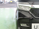 LEDヘッドライトは、点灯の瞬間から光量を発揮し、突然暗くなるトンネルなどでの安定感を高めます。