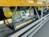 ボデー運転席側中央にステンレス製の工具箱が付いています。